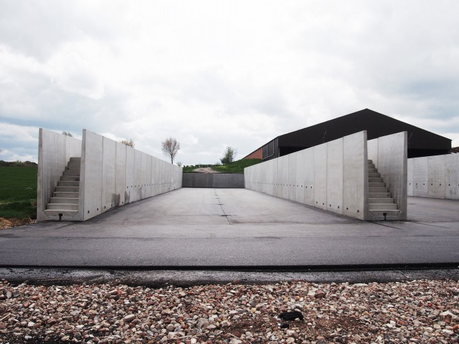 AGRI U-shaped retaining walls with heel (reinforced 15T axle load)