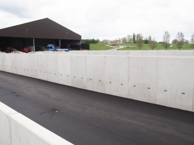 AGRI U-shaped retaining walls with heel (reinforced 15T axle load)