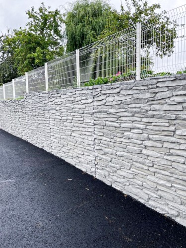 Stützwände mit aufdruck